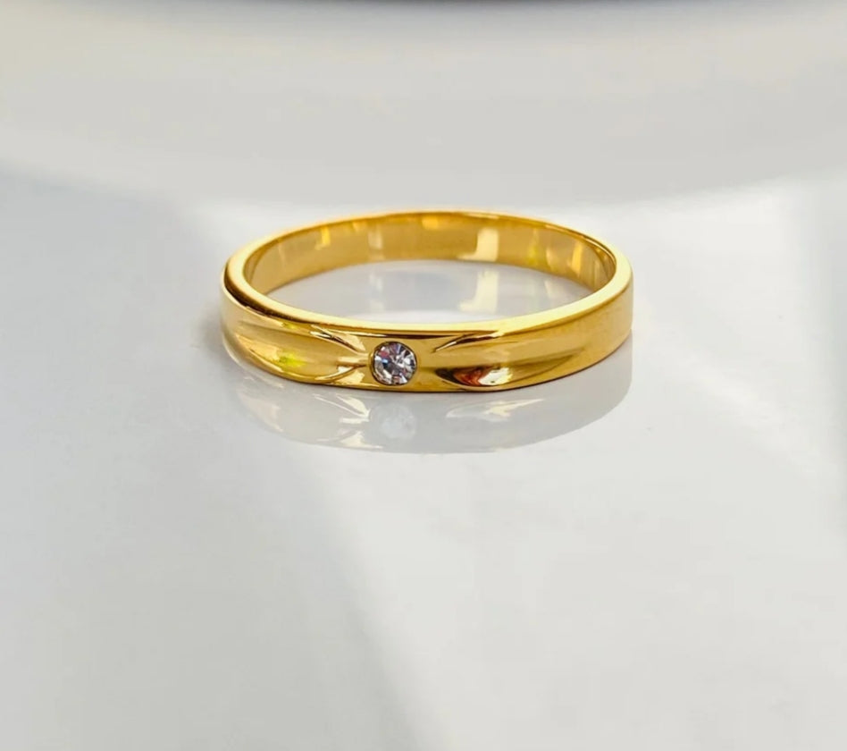 Sleek Gold Plated Finger Ring with Solitaire Detail