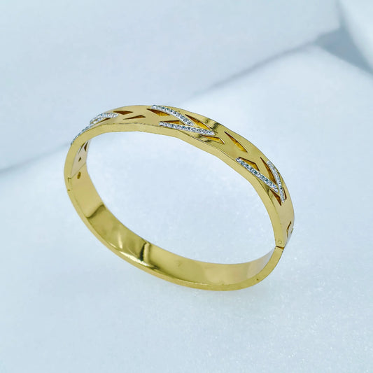 Elegant Leaf Design Gold Plated Anti-Tarnish Kada Bracelet Free-Size