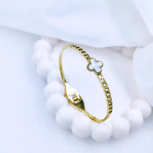 White Clover Charm Anti-Tarnish Gold Plated Chain Bracelet / Kada