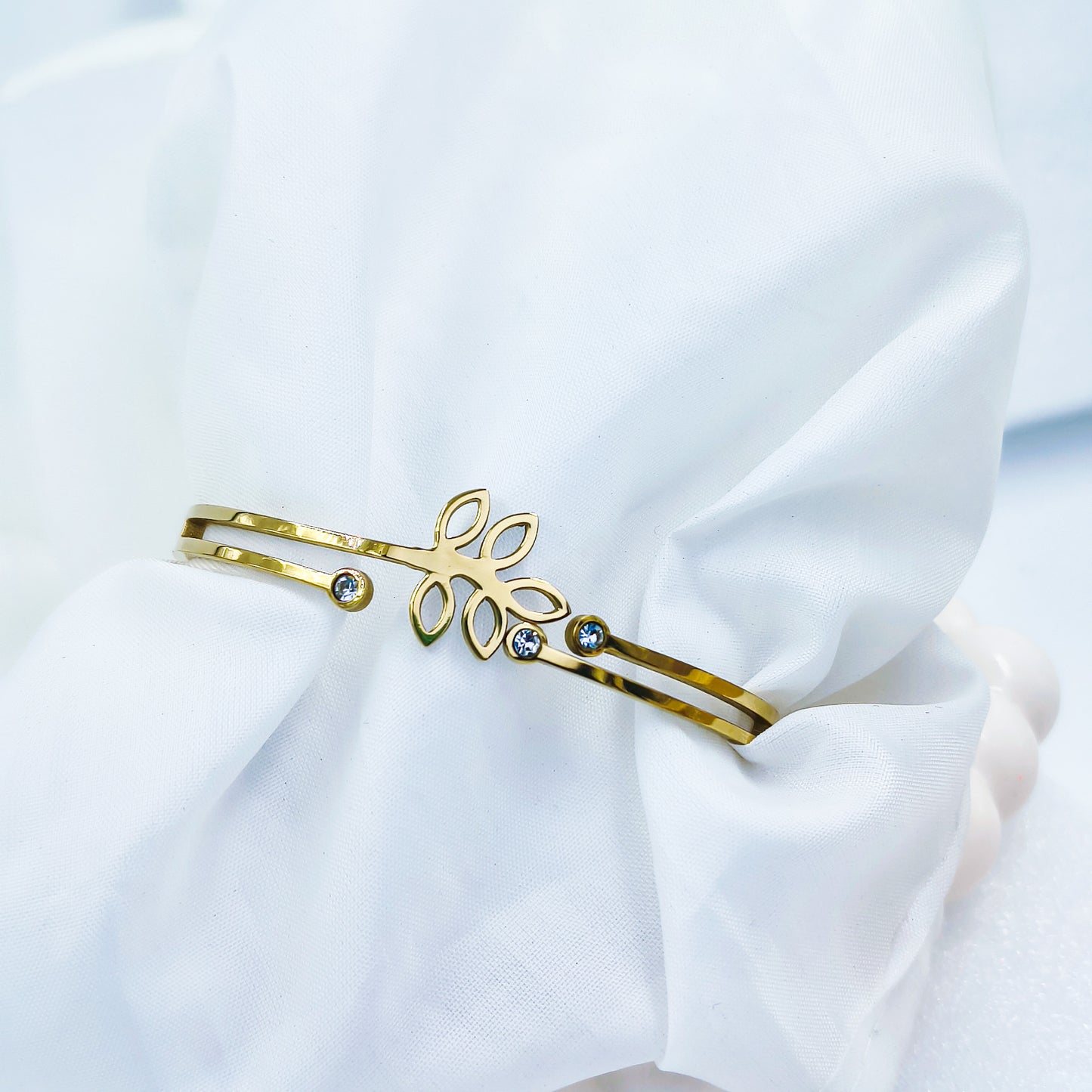 Leaf Design Gold Plated Anti-Tarnish Bracelet (Regular Size & 2.8)