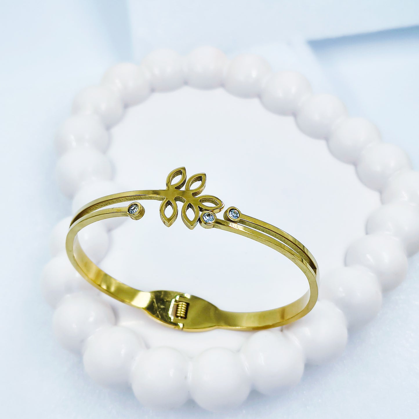 Leaf Design Gold Plated Anti-Tarnish Bracelet (Regular Size & 2.8)