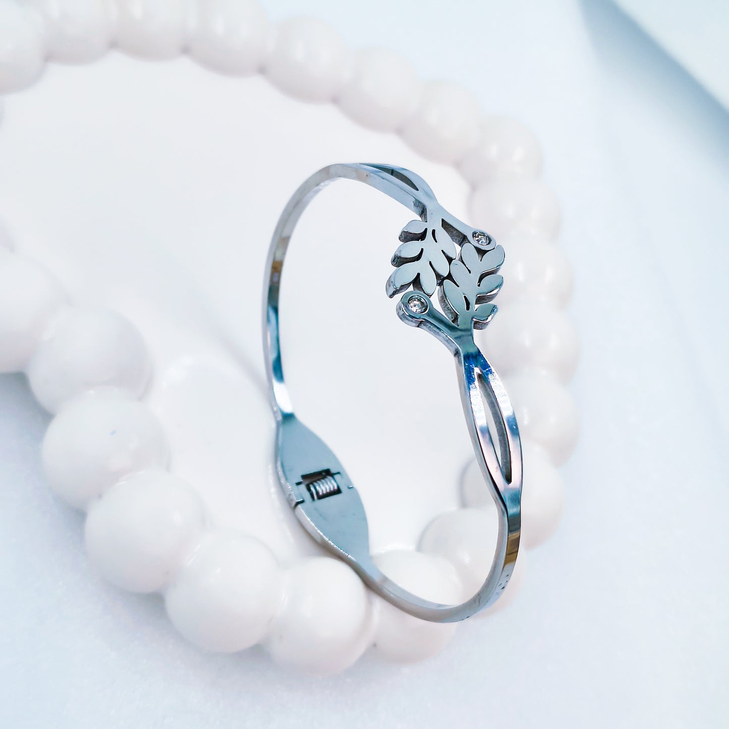 Leaf Design Anti-Tarnish Bracelet (Regular Size, 2.6 & 2.8)