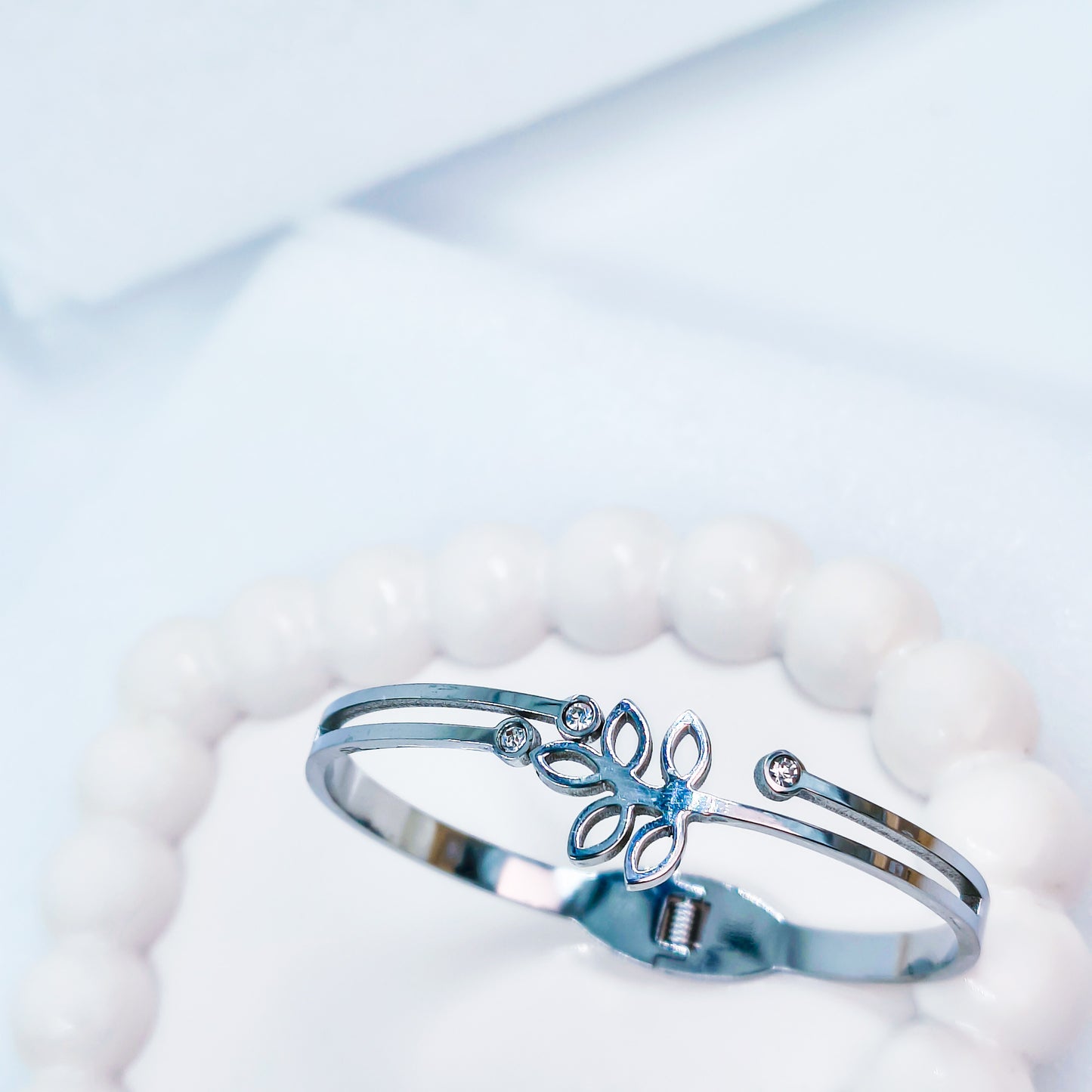 Floral Charm Anti-Tarnish Bracelet (Regular Size, 2.6 & 2.8)