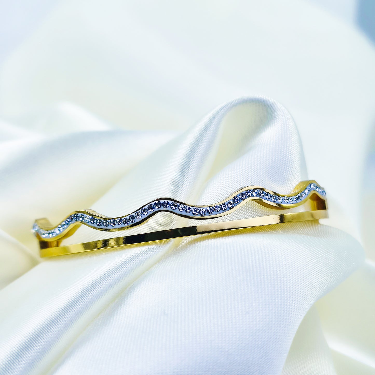 ✨ Anti-Tarnish Wave Design Gold Plated Kada Bracelet – Regular Size 2.8