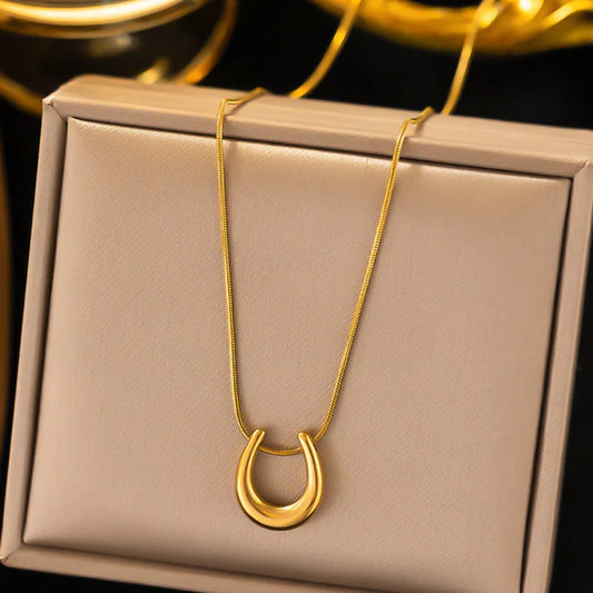 Gold-Plated Horseshoe Anti Tarnish Pendant Necklace for Women