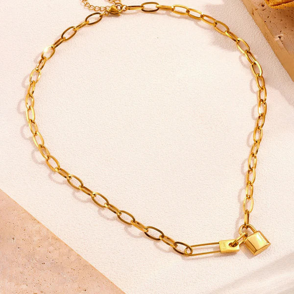 Anti Tarnish Gold-Plated Lock Chain Necklace for Women